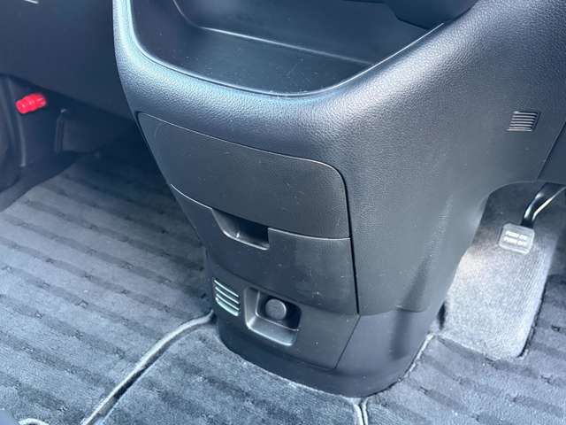 日産 セレナ ２．０ ハイウェイスター Ｖセレクション H22年 (関東) 99