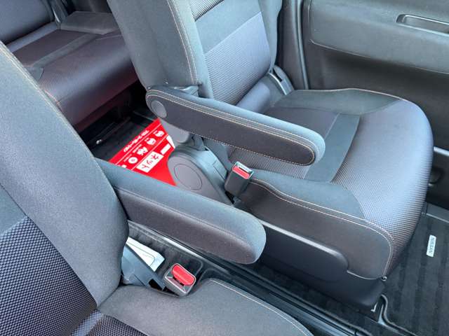 日産 セレナ ２．０ ハイウェイスター Ｖセレクション H22年 (関東) 99