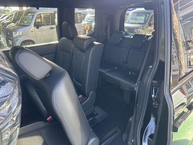 ホンダ ステップワゴン　ハイブリッド ２．０ Ｅ：ＨＥＶ スパーダ R7年 () 99