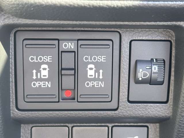 ホンダ ステップワゴン　ハイブリッド ２．０ Ｅ：ＨＥＶ スパーダ R7年 () 99