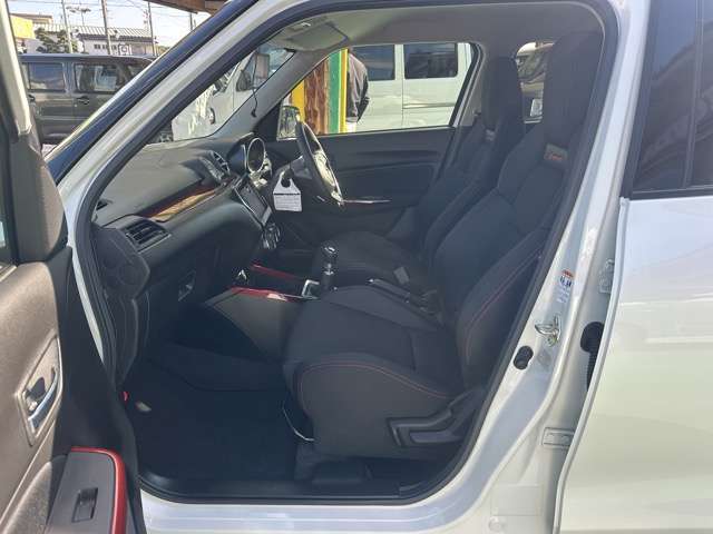 スズキ スイフト スポーツ １．４ R6年 () 99