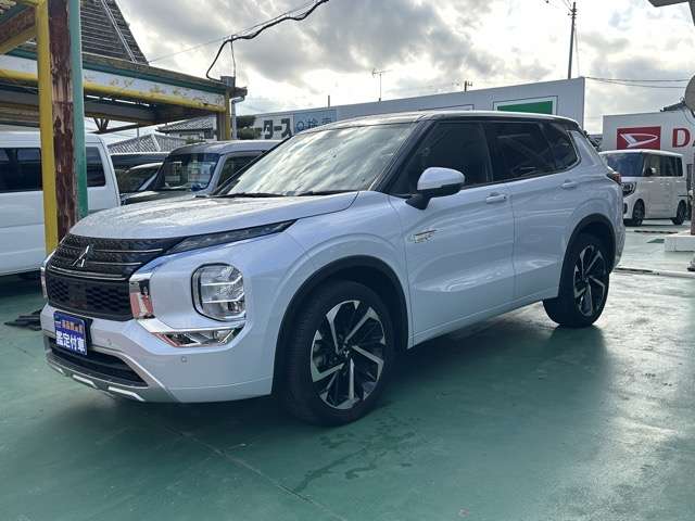 三菱 アウトランダーＰＨＥＶ ＰＨＥＶ ２．４ Ｐ ４ＷＤ R5年 () 99