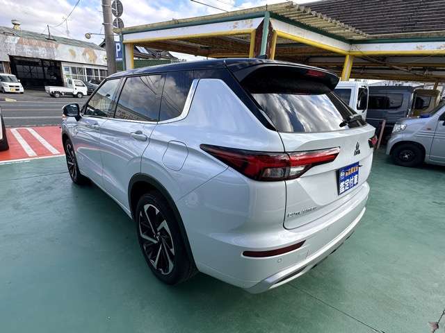 三菱 アウトランダーＰＨＥＶ ＰＨＥＶ ２．４ Ｐ ４ＷＤ R5年 () 99