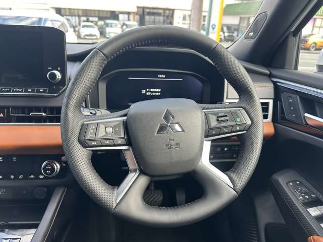 三菱 アウトランダーＰＨＥＶ ＰＨＥＶ ２．４ Ｐ ４ＷＤ R5年 () 99