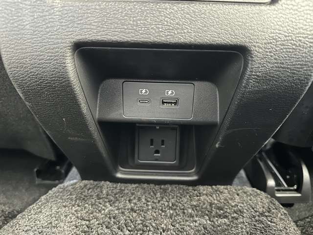 三菱 アウトランダーＰＨＥＶ ＰＨＥＶ ２．４ Ｐ ４ＷＤ R5年 () 99