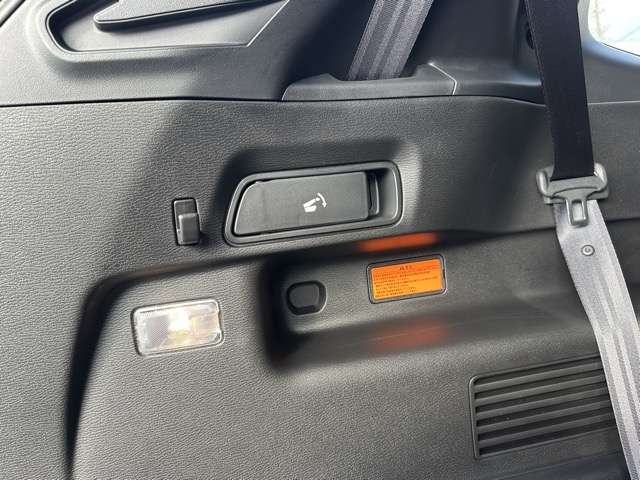 三菱 アウトランダーＰＨＥＶ ＰＨＥＶ ２．４ Ｐ ４ＷＤ R5年 () 99