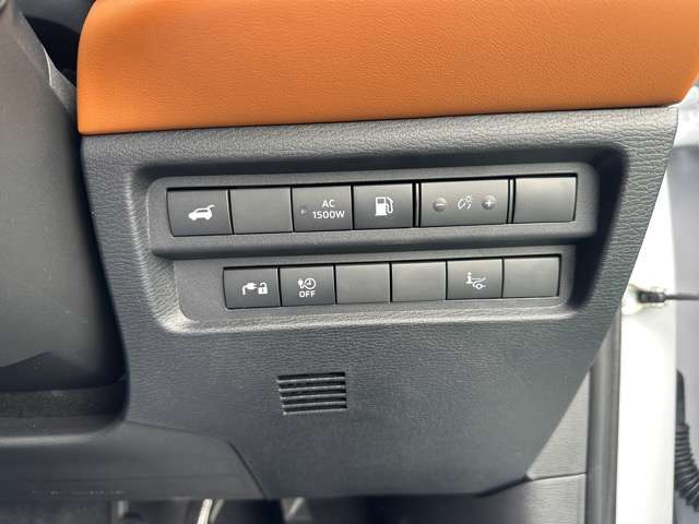 三菱 アウトランダーＰＨＥＶ ＰＨＥＶ ２．４ Ｐ ４ＷＤ R5年 () 99