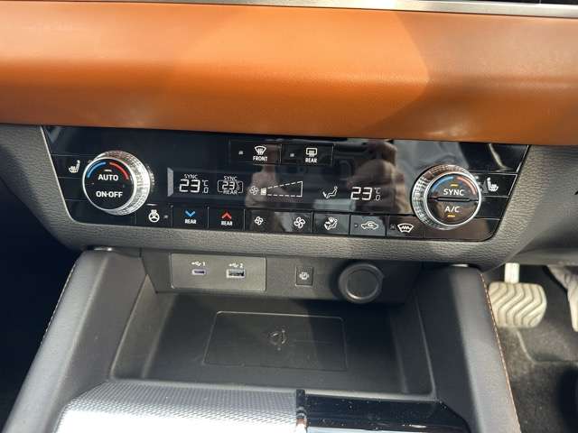 三菱 アウトランダーＰＨＥＶ ＰＨＥＶ ２．４ Ｐ ４ＷＤ R5年 () 99