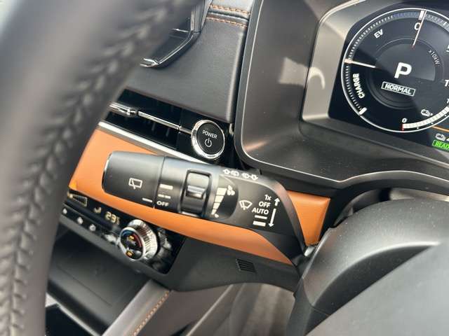 三菱 アウトランダーＰＨＥＶ ＰＨＥＶ ２．４ Ｐ ４ＷＤ R5年 () 99