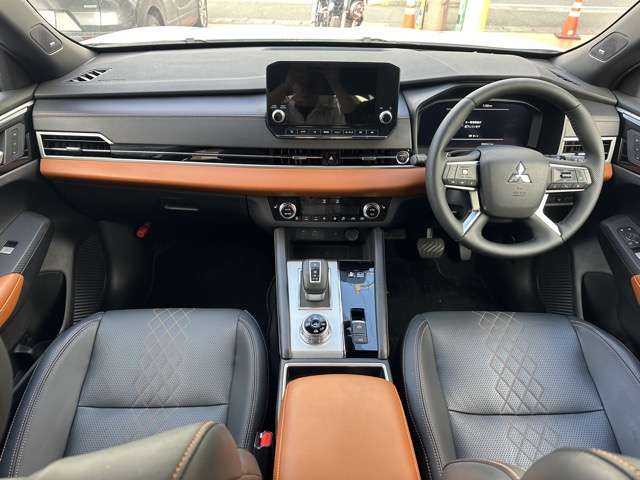 三菱 アウトランダーＰＨＥＶ ＰＨＥＶ ２．４ Ｐ ４ＷＤ R5年 () 99