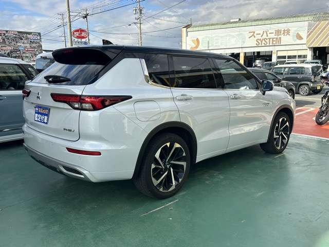 三菱 アウトランダーＰＨＥＶ ＰＨＥＶ ２．４ Ｐ ４ＷＤ R5年 () 99