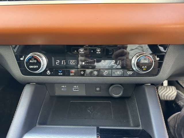 三菱 アウトランダーＰＨＥＶ ＰＨＥＶ ２．４ Ｐ ４ＷＤ R5年 () 99