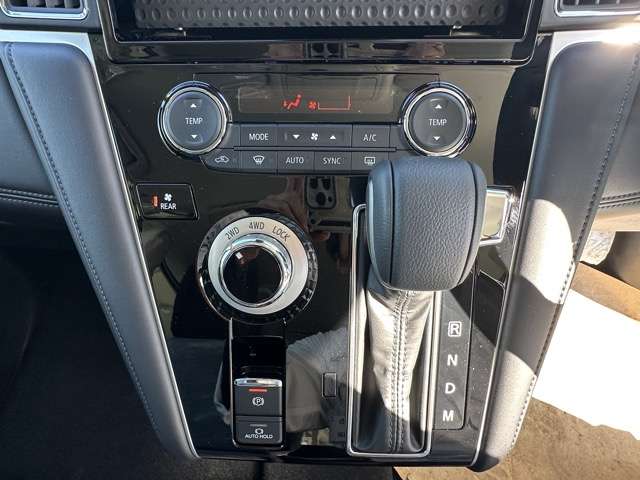 三菱 デリカ　Ｄ：５ ２．２ Ｐ ディーゼルターボ ４ＷＤ R6年 (東海) 99