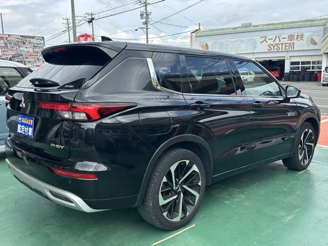 三菱 アウトランダーＰＨＥＶ ＰＨＥＶ ２．４ Ｐ ４ＷＤ R4年 (東海) 99