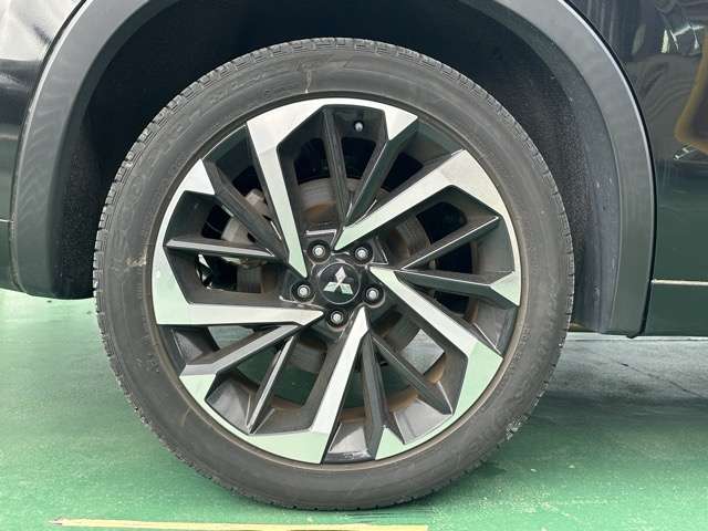 三菱 アウトランダーＰＨＥＶ ＰＨＥＶ ２．４ Ｐ ４ＷＤ R4年 (東海) 99