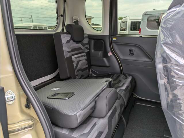 ダイハツ タント ６６０ ファンクロス R7年 (関東) 99