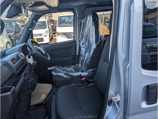 ダイハツ ハイゼットカーゴ ６６０ デラックス R7年 (関東) 99