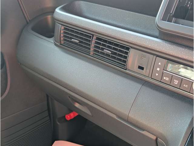 ホンダ Ｎ　ＢＯＸ カスタム ６６０ R7年 (関東) 99