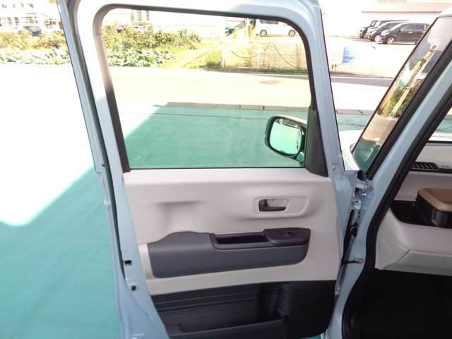 ホンダ Ｎ　ＢＯＸ ６６０ ファッションスタイル モノトーン R7年 () 99