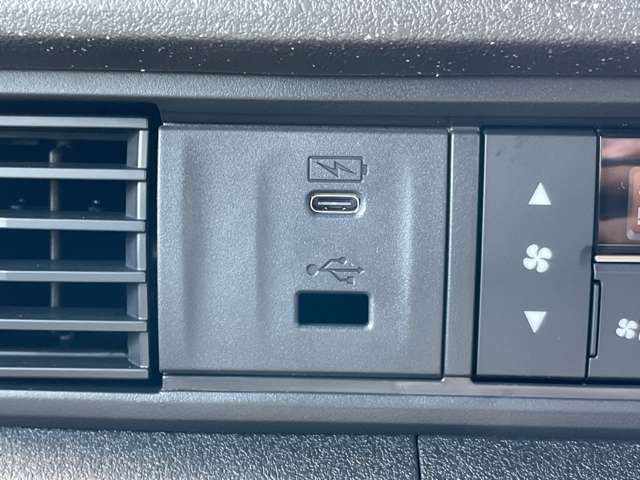 ホンダ Ｎ　ＢＯＸ カスタム ６６０ コーディネートスタイル ２トーン R6年 (近畿) 99