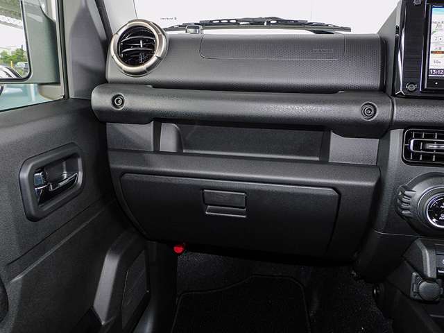 スズキ ジムニー　ノマド １．５ ＦＣ ４ＷＤ R8年 () 99