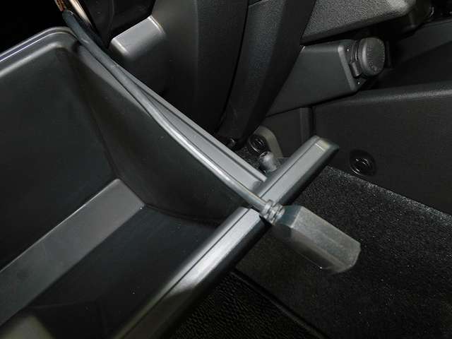 スズキ ジムニー　ノマド １．５ ＦＣ ４ＷＤ R8年 () 99