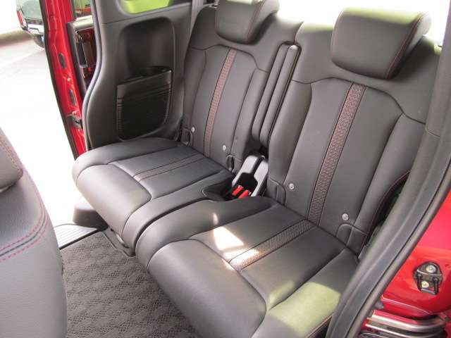 ホンダ Ｎ　ＢＯＸ カスタム ６６０ Ｌ ターボ コーディネートスタイル R5年 () 99