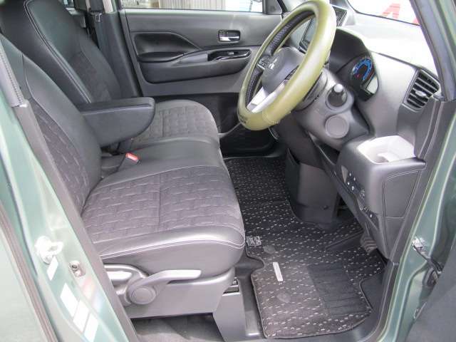 三菱 デリカ　ミニ ６６０ Ｔ プレミアム ４ＷＤ R5年 () 99