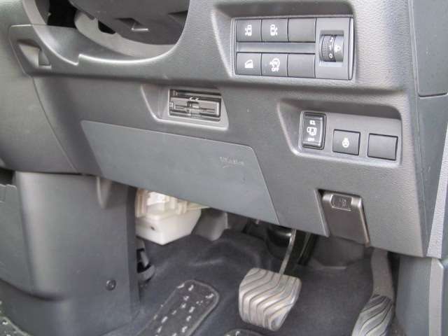 三菱 デリカ　ミニ ６６０ Ｔ プレミアム ４ＷＤ R5年 () 99