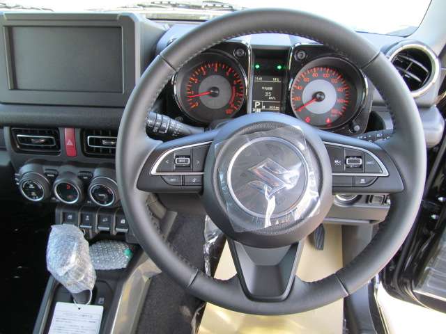 スズキ ジムニー　ノマド １．５ ＦＣ ４ＷＤ R7年 () 99