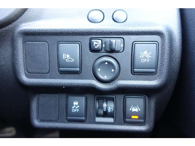 日産 ノート １．２ Ｅ－ＰＯＷＥＲ Ｘ H30年 () 99