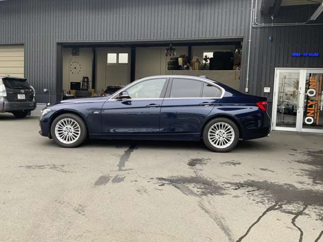 ＢＭＷ ３シリーズ ３２０ｉ　ラグジュアリー H29年 () 99