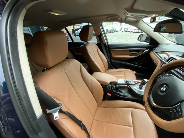 ＢＭＷ ３シリーズ ３２０ｉ　ラグジュアリー H29年 () 99