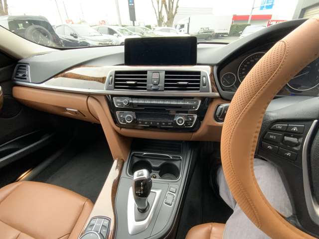 ＢＭＷ ３シリーズ ３２０ｉ　ラグジュアリー H29年 () 99