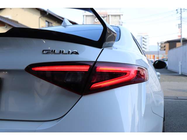 アルファロメオ ジュリア ２．９ Ｖ６ ビターボ クアドリフォリオ R1年 (甲信越・北陸) 99