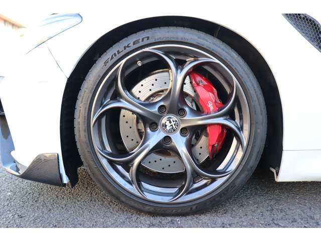 アルファロメオ ジュリア ２．９ Ｖ６ ビターボ クアドリフォリオ R1年 (甲信越・北陸) 99