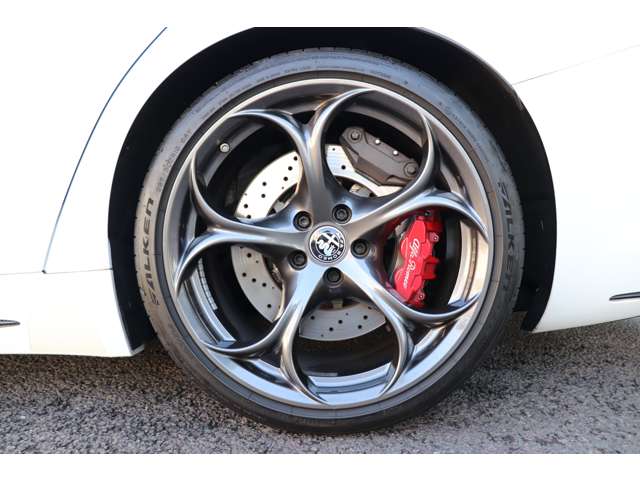 アルファロメオ ジュリア ２．９ Ｖ６ ビターボ クアドリフォリオ R1年 (甲信越・北陸) 99