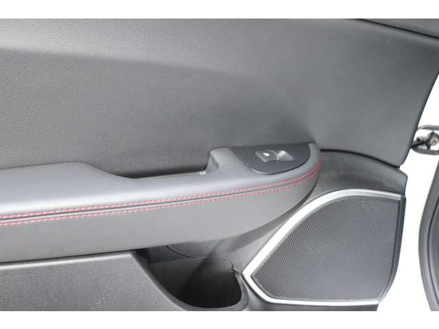 アルファロメオ ジュリア ２．９ Ｖ６ ビターボ クアドリフォリオ R1年 (甲信越・北陸) 99