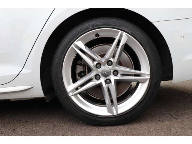 アウディ Ａ４　アバント ２．０ ＴＦＳＩ クワトロ スポーツ Ｓラインパッケージ ４ＷＤ H30年 (甲信越・北陸) 99