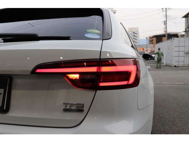 アウディ Ａ４　アバント ２．０ ＴＦＳＩ クワトロ スポーツ Ｓラインパッケージ ４ＷＤ H30年 (甲信越・北陸) 99