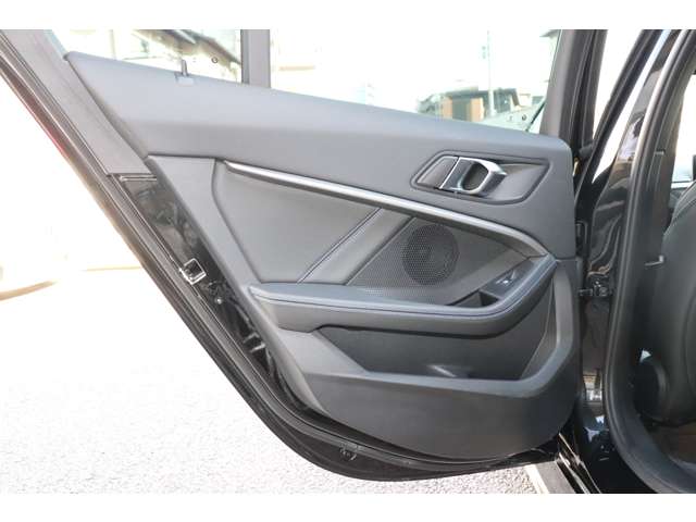 ＢＭＷ １シリーズ １１８Ｄ Ｍスポーツ ディーゼルターボ R4年 (甲信越・北陸) 99