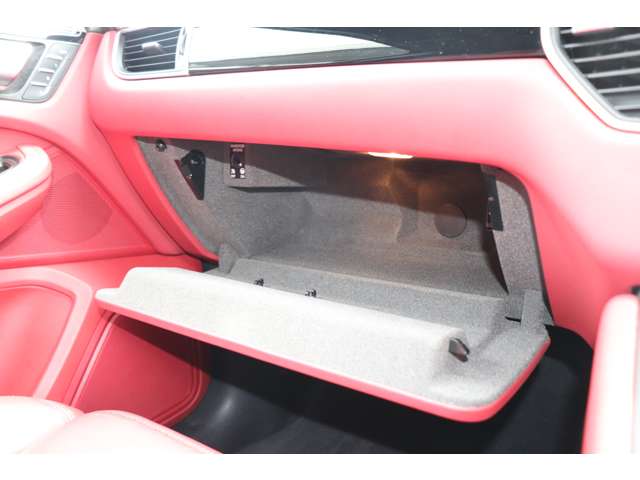 ポルシェ マカン Ｓ ＰＤＫ ４ＷＤ H27年 (甲信越・北陸) 99