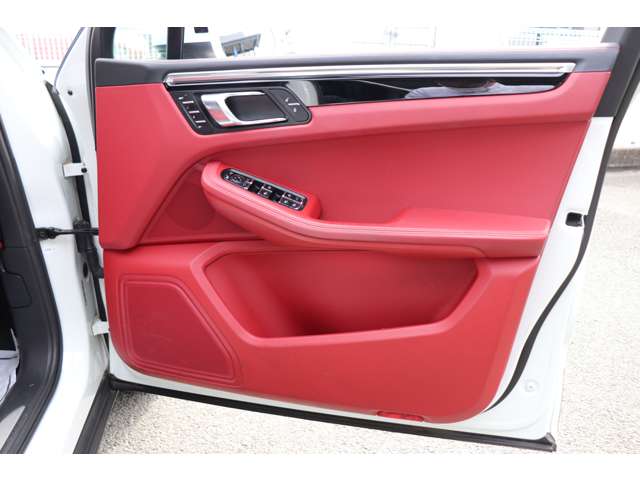 ポルシェ マカン Ｓ ＰＤＫ ４ＷＤ H27年 (甲信越・北陸) 99