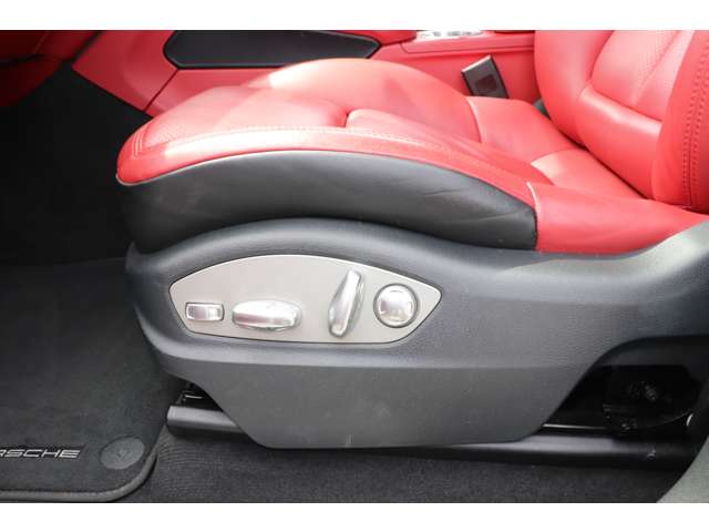 ポルシェ マカン Ｓ ＰＤＫ ４ＷＤ H27年 (甲信越・北陸) 99