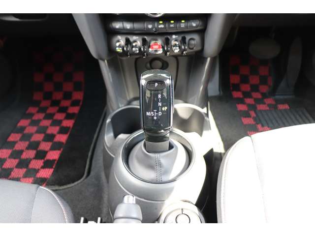 ミニ ミニ クーパー ５ドア ＤＣＴ R1年 (甲信越・北陸) 99