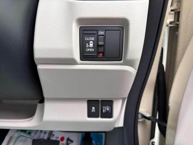 ホンダ Ｎ　ＢＯＸ ６６０ ファッションスタイル ２トーン R8年 () 99