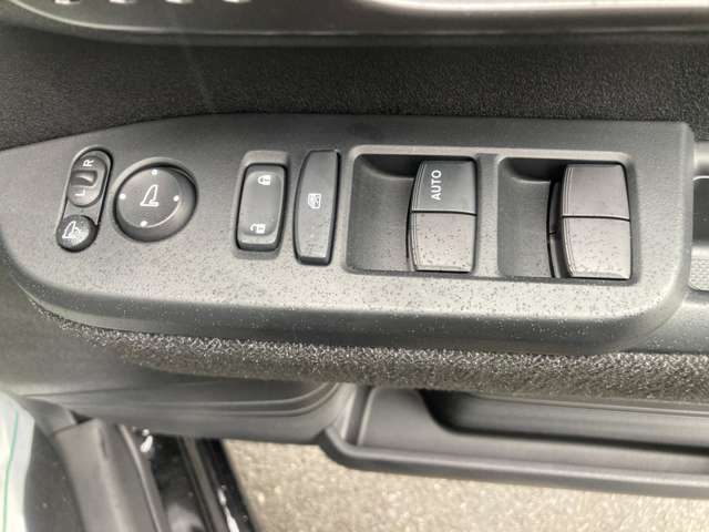 ホンダ Ｎ　ＢＯＸ カスタム ６６０ R6年 () 99