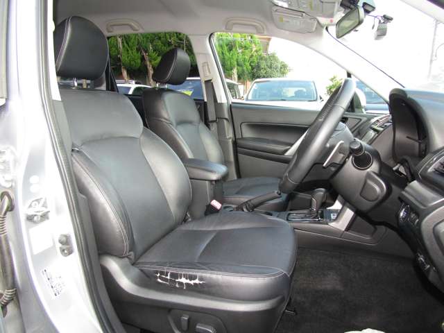 スバル フォレスター ２．０ＸＴ アイサイト ４ＷＤ H25年 (関東) 99
