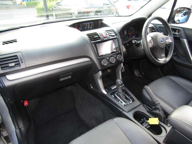 スバル フォレスター ２．０ＸＴ アイサイト ４ＷＤ H25年 (関東) 99