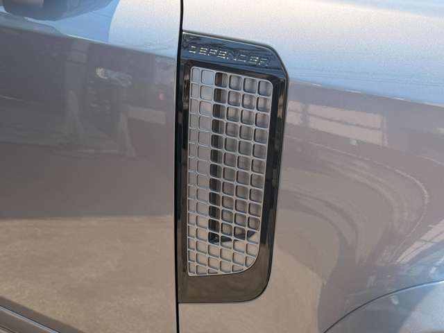 ランドローバー ディフェンダー １１０ Ｓ ２．０Ｌ Ｐ３００ ４ＷＤ R2年 (関東) 99
